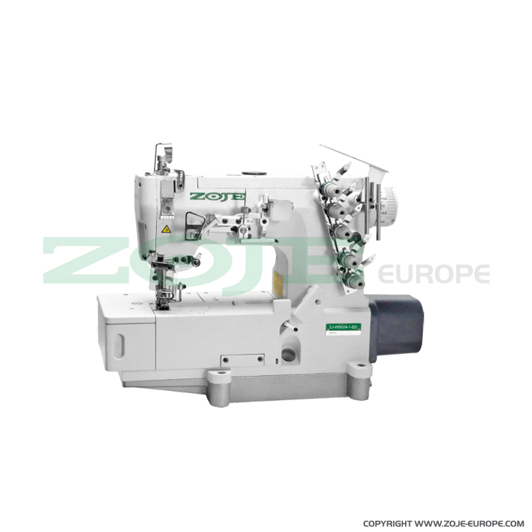 ZOJE ZJW562A-1-BD-D3B (5.6mm) SET - Interlok (kapówka) 3-igłowy o płaskim łożu z wbudowanym silnikiem AC Servo i automatycznym pozycjonowaniem igieł - maszyna do szycia kompletna - 1 Interlok (kapówka) 3-igłowy o płaskim łożu z wbudowanym silnikiem AC Servo i automatycznym pozycjonowaniem igieł - maszyna do szycia kompletna