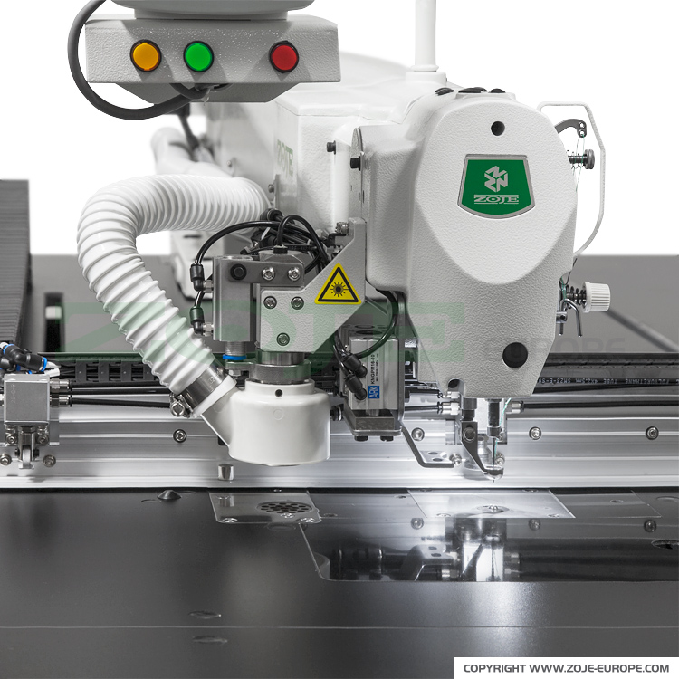ZOJE ZJ-M5-S800H-SF-LASER K SET - Maszyna do stebnowania programowanych wzorów na bardzo dużych elementach z laserem do cięcia materiału - 3 Maszyna do stebnowania programowanych wzorów na bardzo dużych elementach z laserem do cięcia materiału