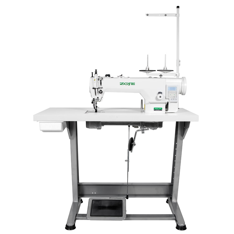 ZOJE ZJ0303L-3-D4 SET - Automatyczna stebnówka tapicerska i kaletnicza z wbudowanym silnikiem AC Servo, transportem dolnym i stopkowym, dużym chwytaczem - maszyna kompletna - 1 Automatyczna stebnówka tapicerska i kaletnicza z wbudowanym silnikiem AC Servo, transportem dolnym i stopkowym, dużym chwytaczem - maszyna kompletna
